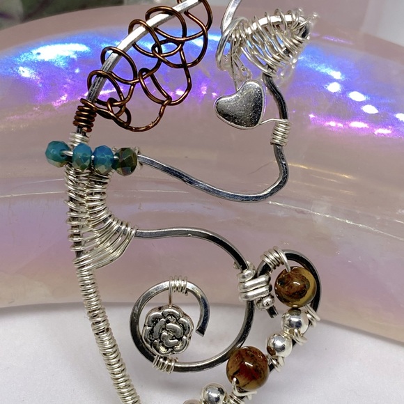 Handmade wire wrapped cat pendant - Picture 6 of 7